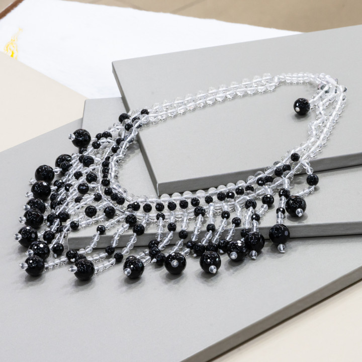 Collier Cascade De Pierres Précieuses Cristal De Roche Et Onyx 50-53cm