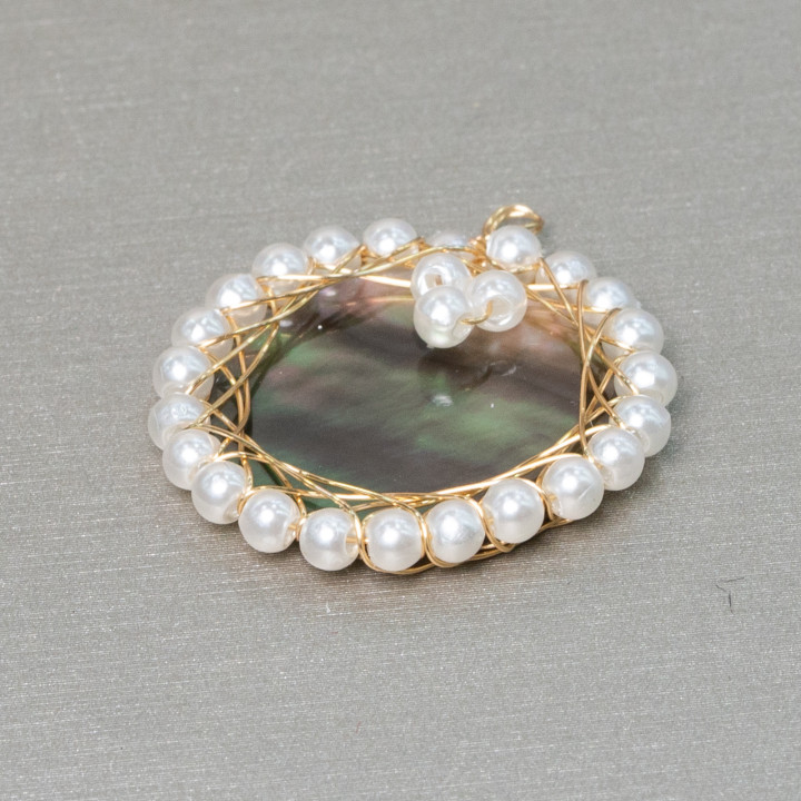 Composant Pendentif Laiton Avec Nacre Avec Perles Entrelacées 26mm 2pcs Doré